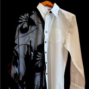 Gorgeous black floral pattern Vince Camuto scarf.